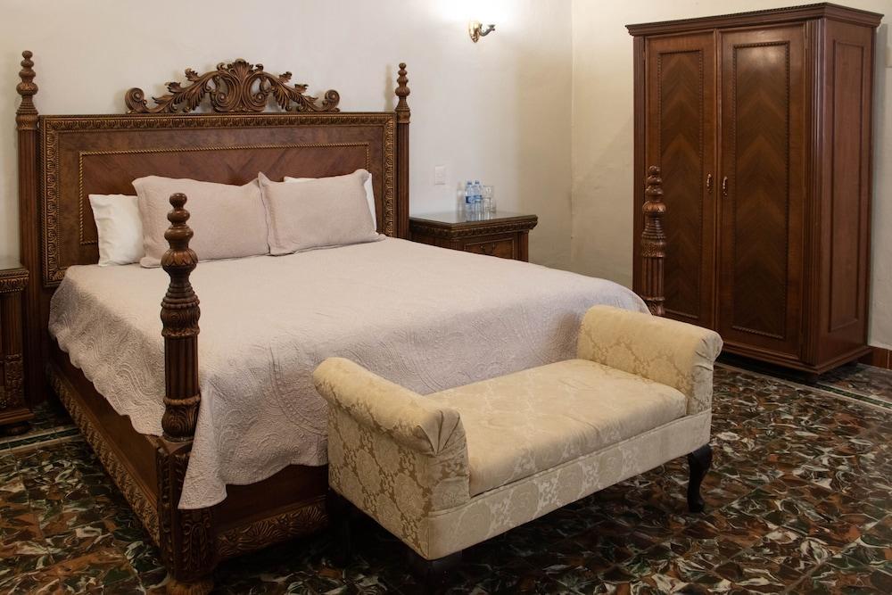 Hotel Senorial