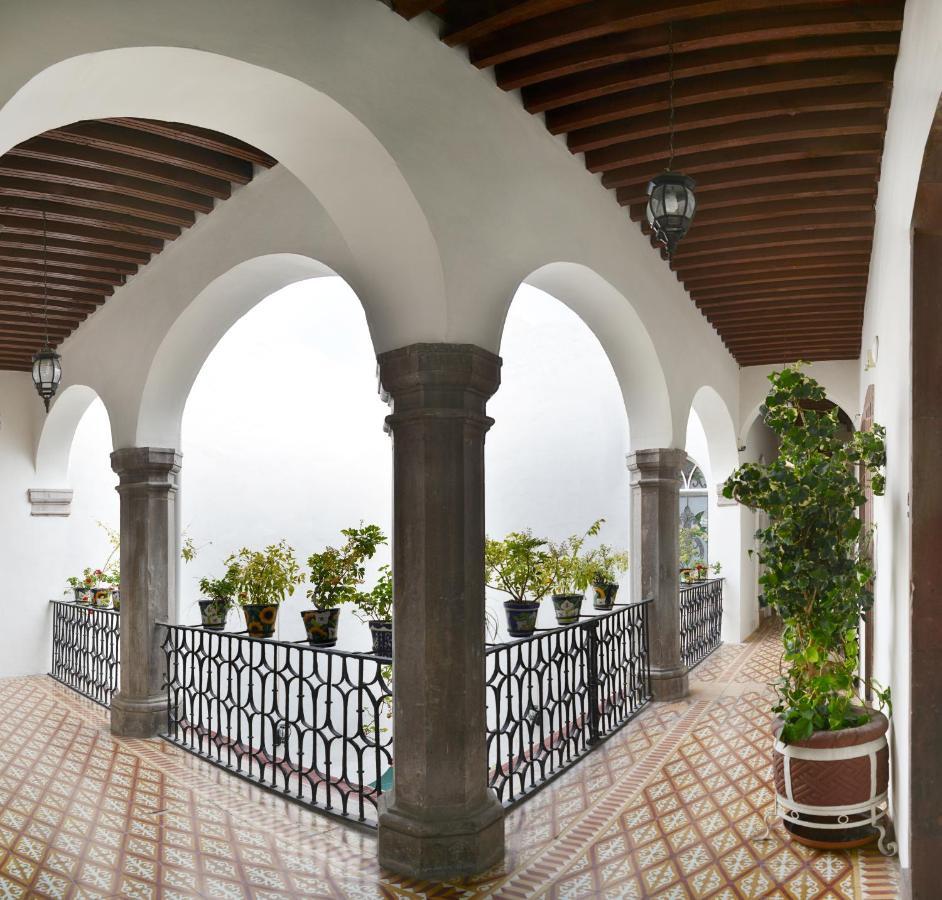 Senorial Hotel